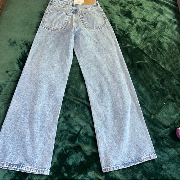 H&M NWT Ladies Wide Leg Regular Fit Ultra High Waist Light Wash Jeans Sz 0 - Picture 5 of 6